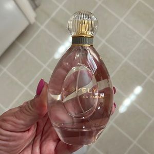 Lovely parfum spray by Sarah Jessica Parker